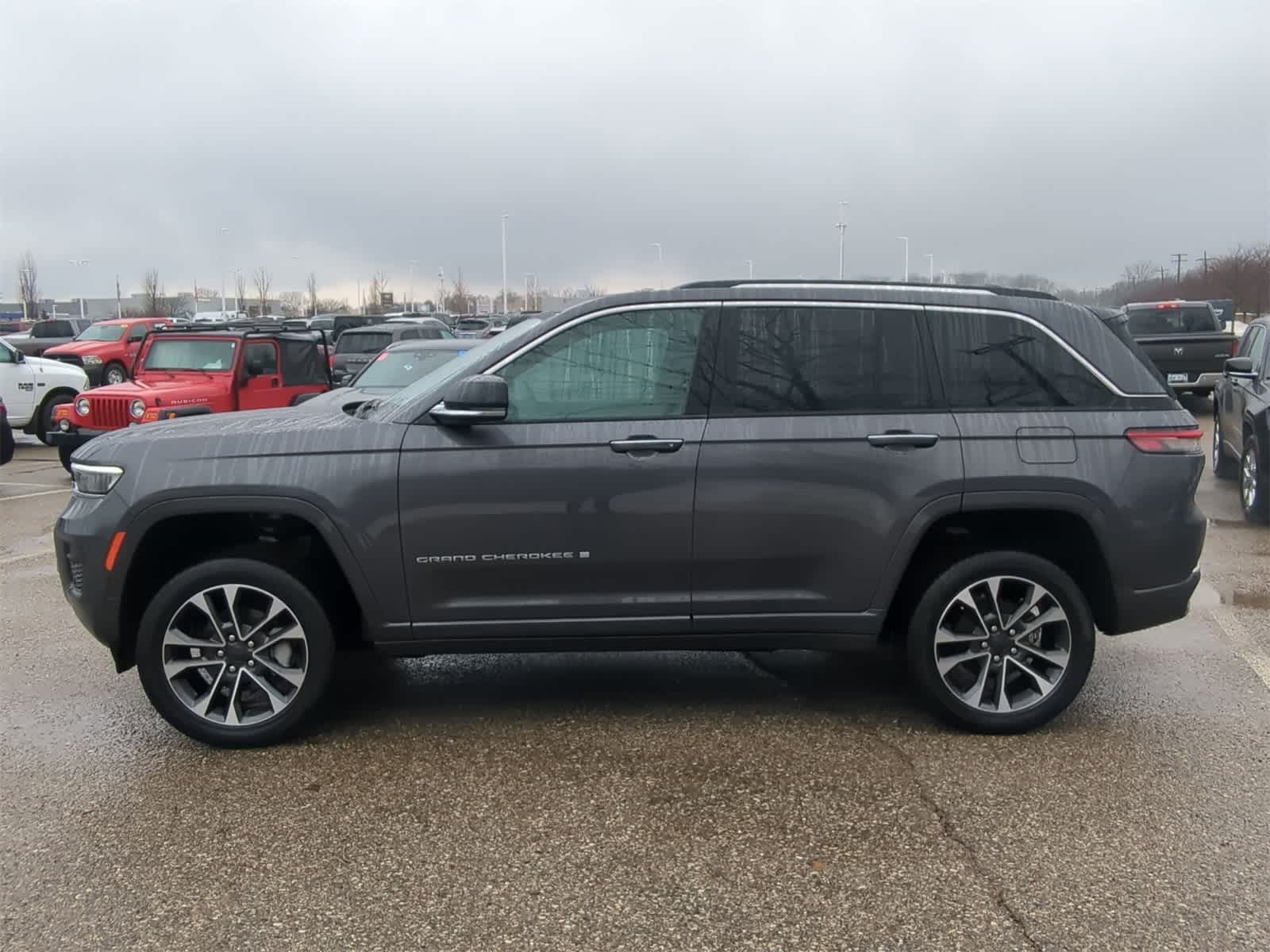 Thumbnail: 2023 Jeep Grand Cherokee - 11