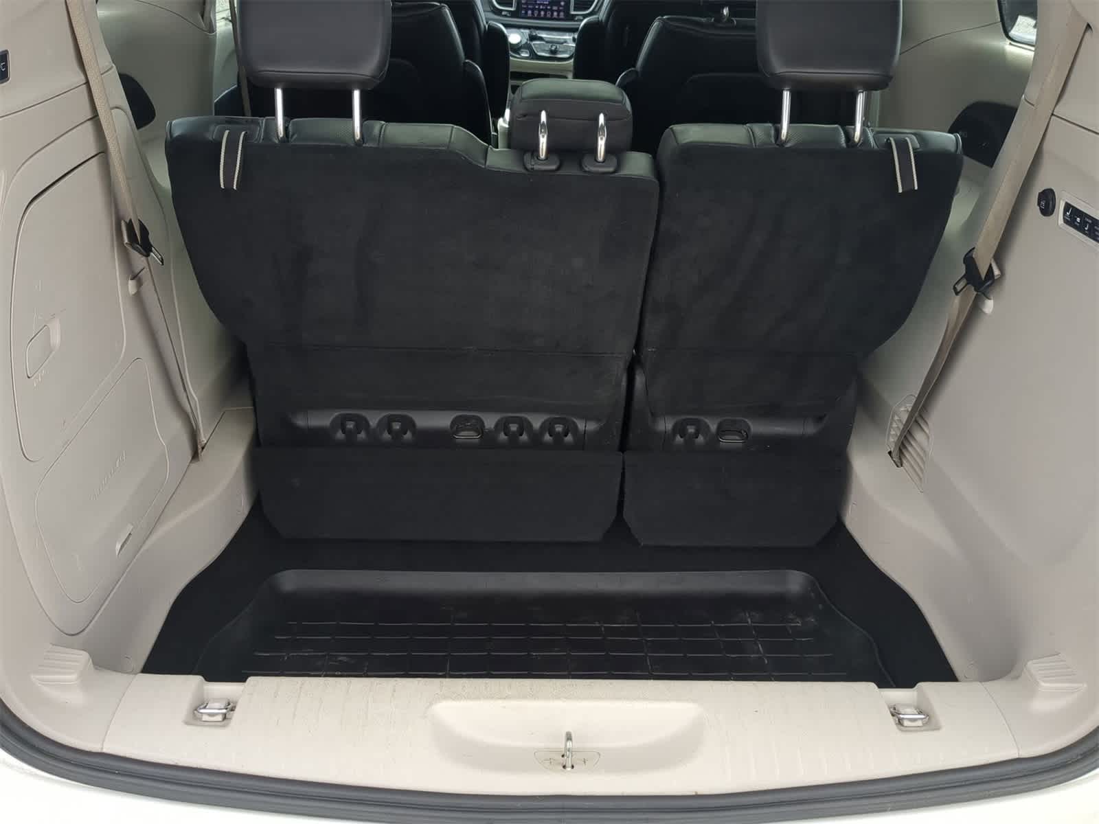 Thumbnail: 2020 Chrysler Pacifica - 42