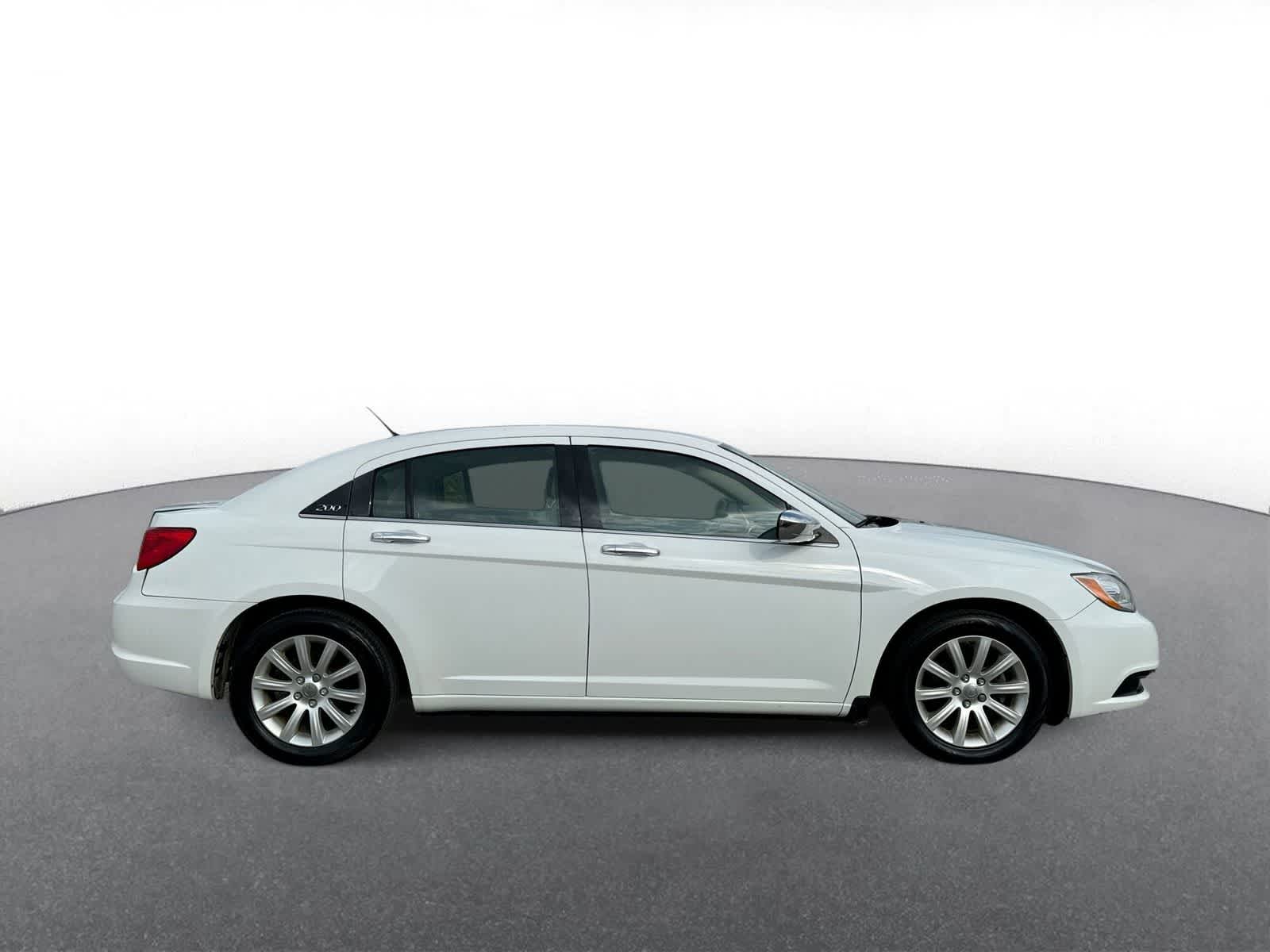 Thumbnail: 2013 Chrysler 200 - 9