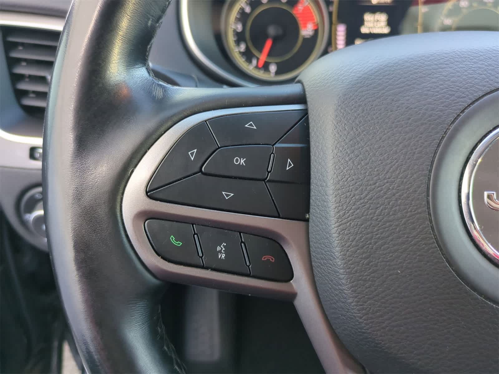 Thumbnail: 2021 Jeep Cherokee - 23