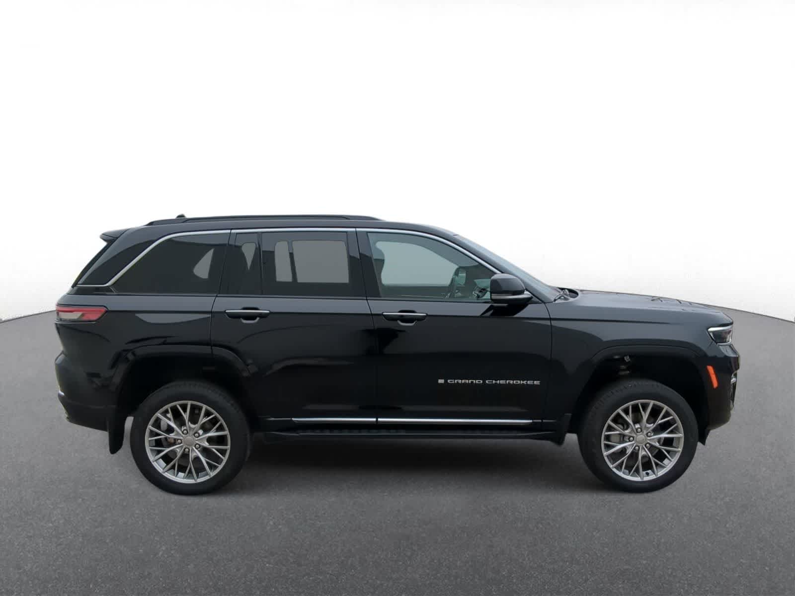 Thumbnail: 2024 Jeep Grand Cherokee - 9