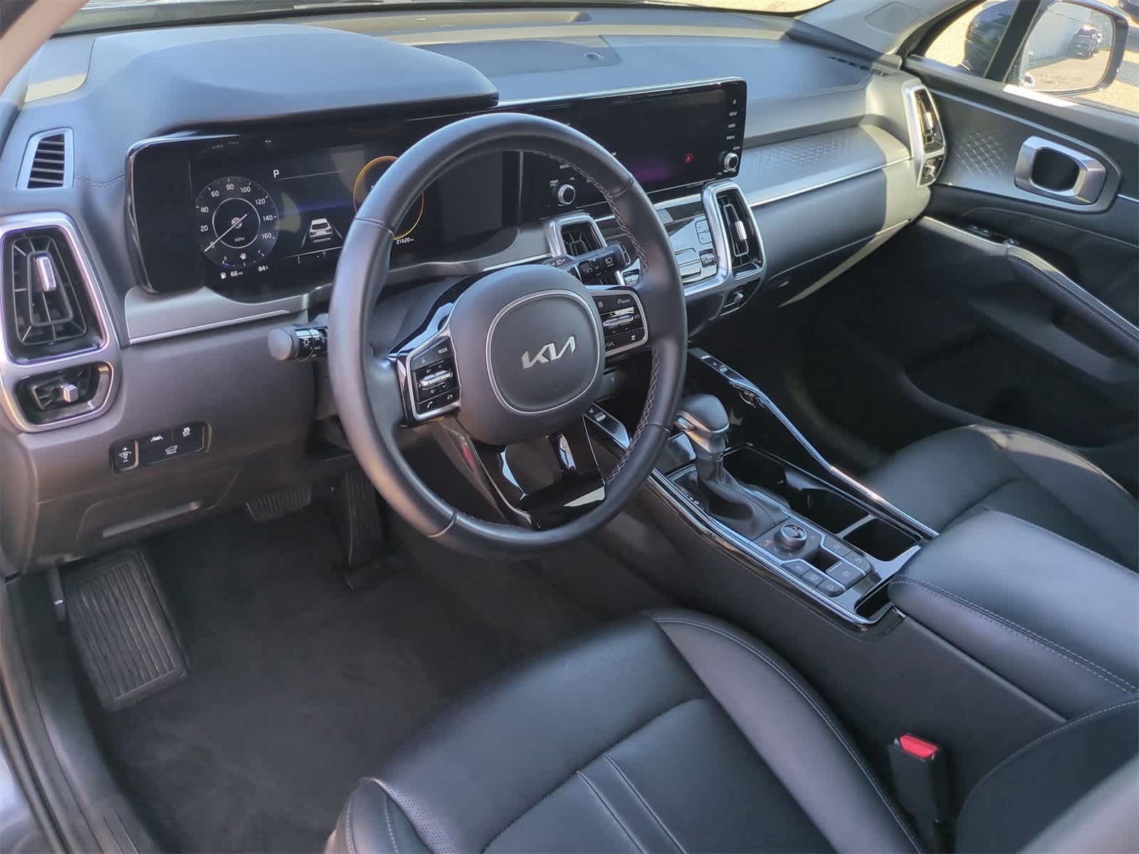 Thumbnail: 2023 Kia Sorento - 10