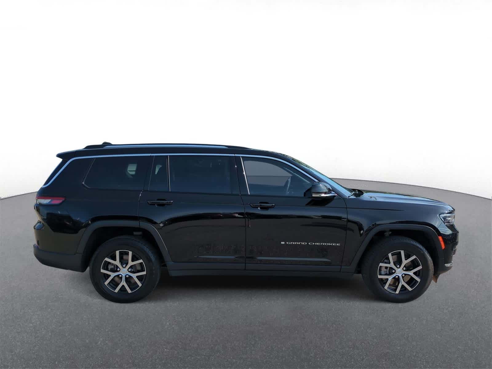 Thumbnail: 2023 Jeep Grand Cherokee L - 9