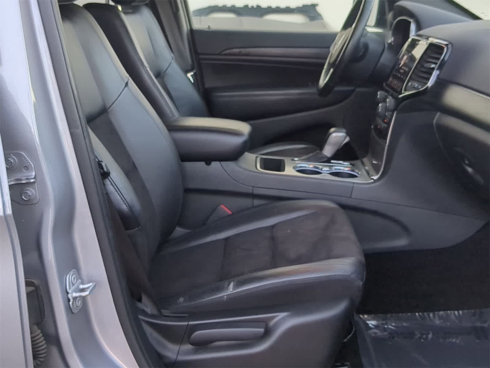 Thumbnail: 2020 Jeep Grand Cherokee - 21