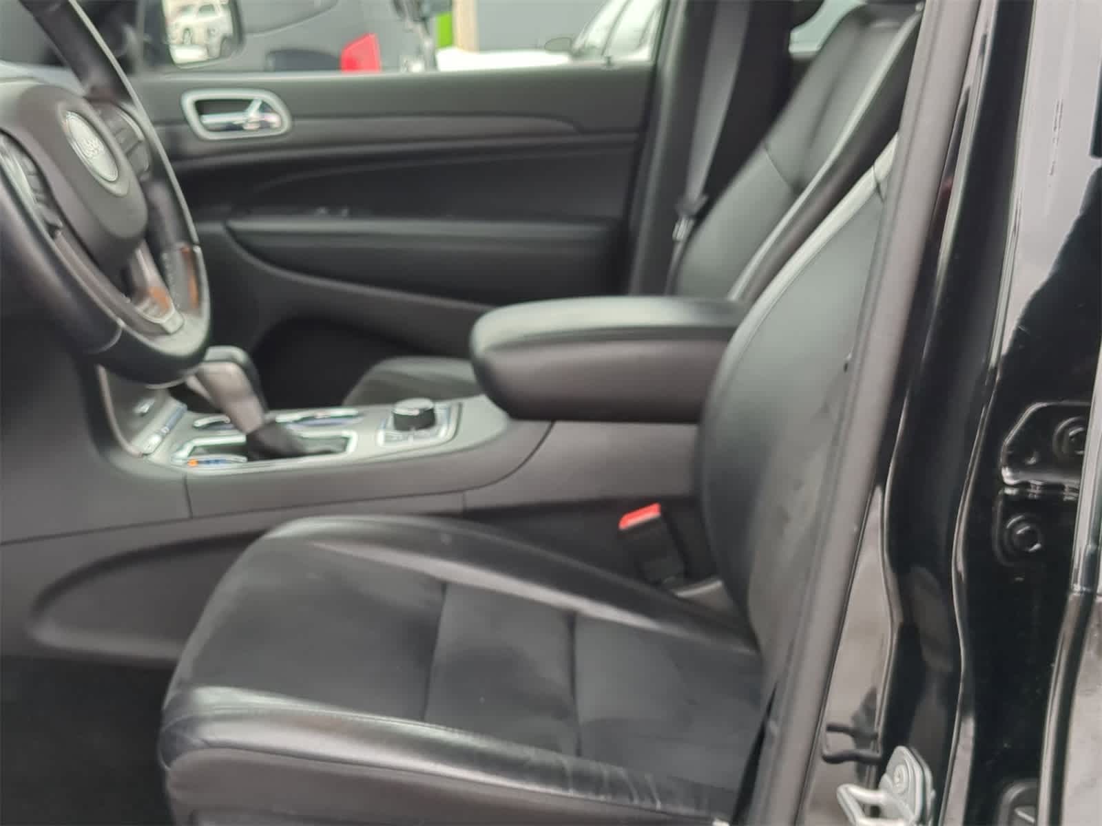 Thumbnail: 2022 Jeep Grand Cherokee - 23