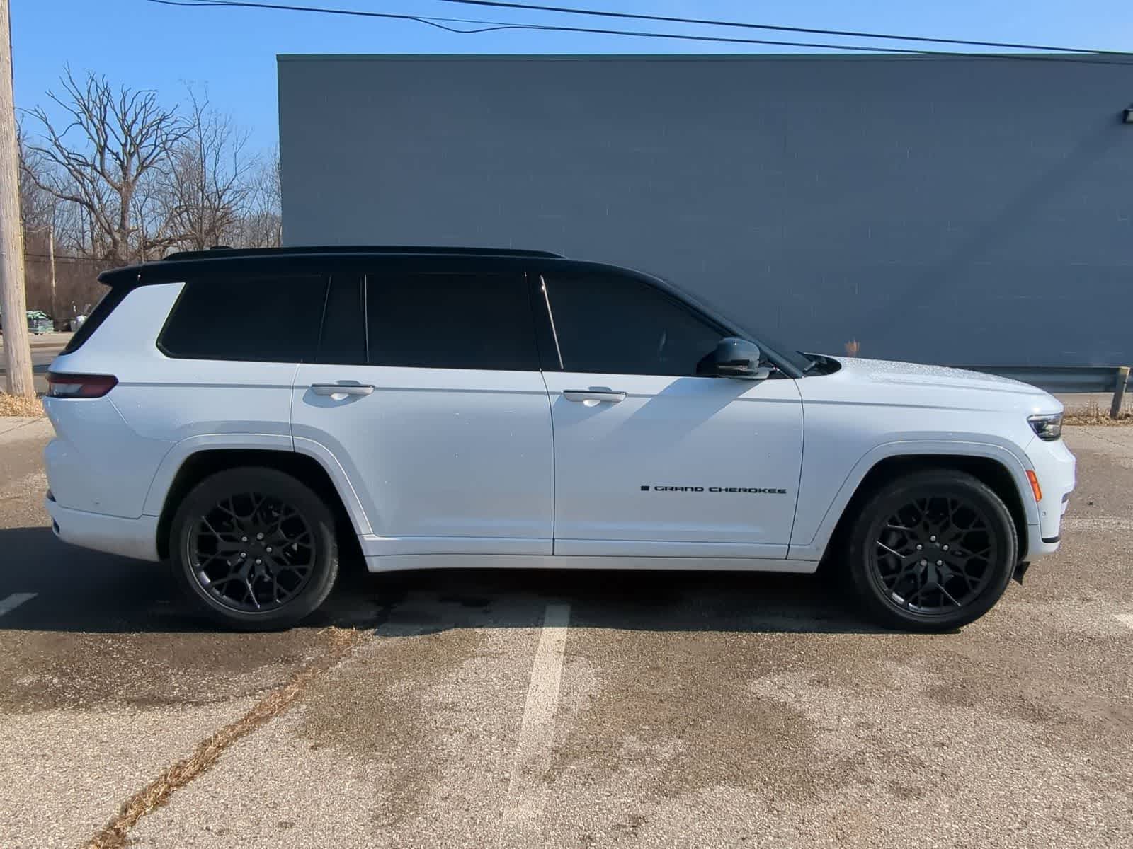 Thumbnail: 2024 Jeep Grand Cherokee L - 15