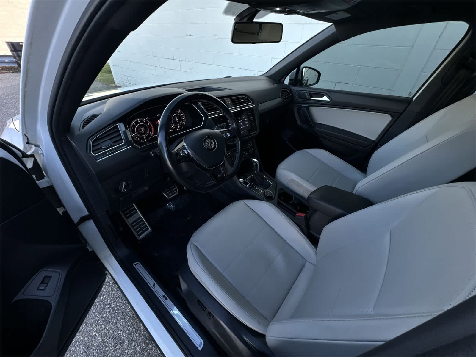 Thumbnail: 2019 Volkswagen Tiguan - 10