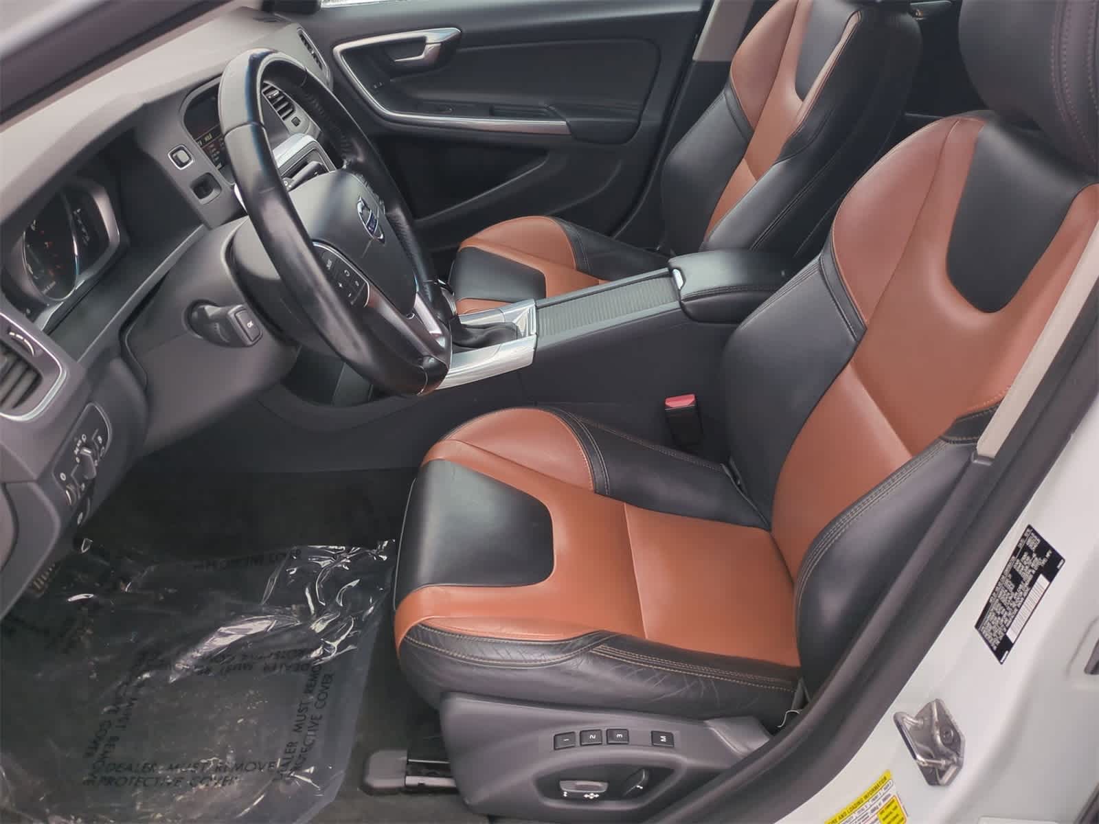 Thumbnail: 2017 Volvo S60 - 16