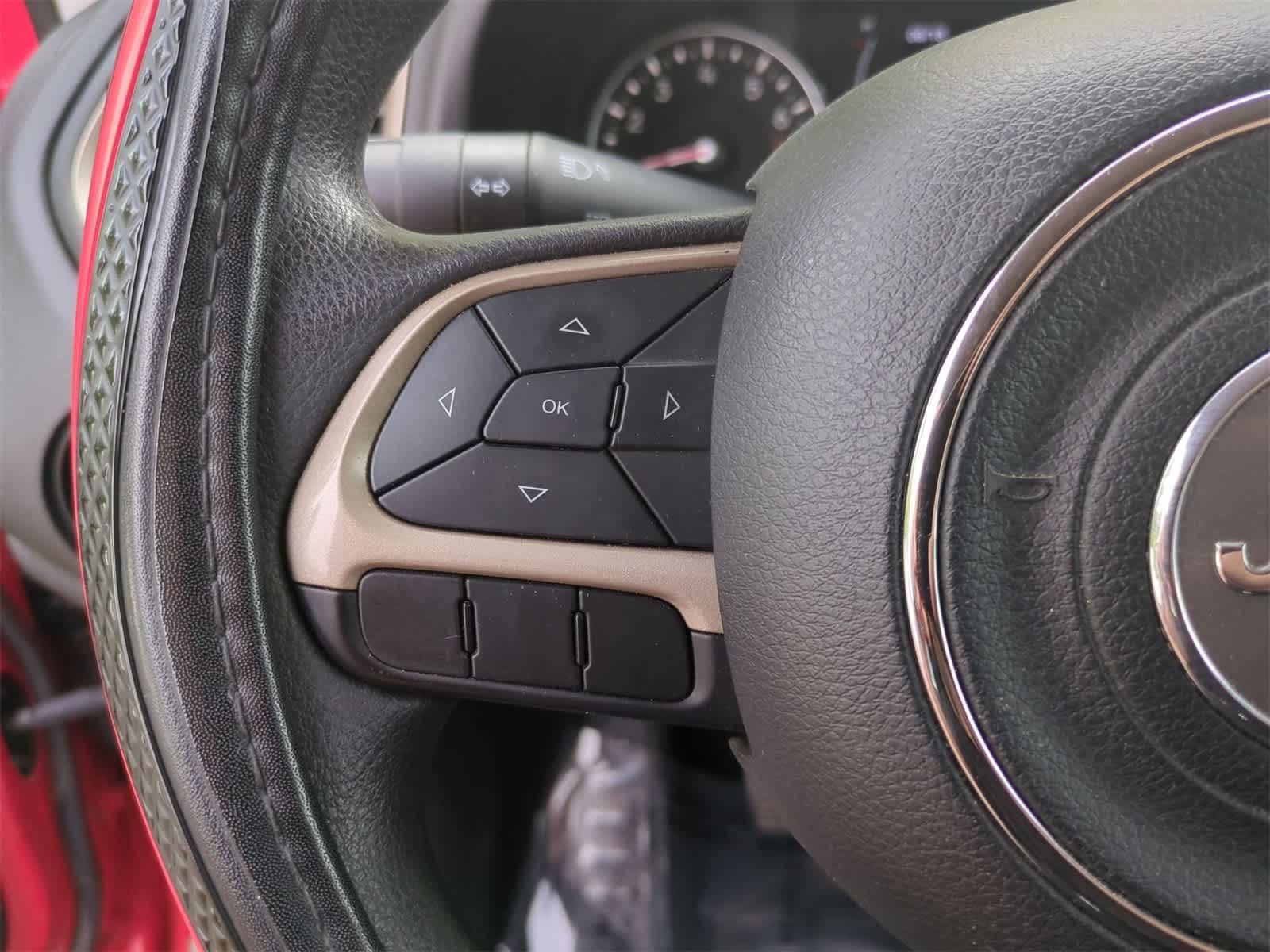 Thumbnail: 2017 Jeep Renegade - 21