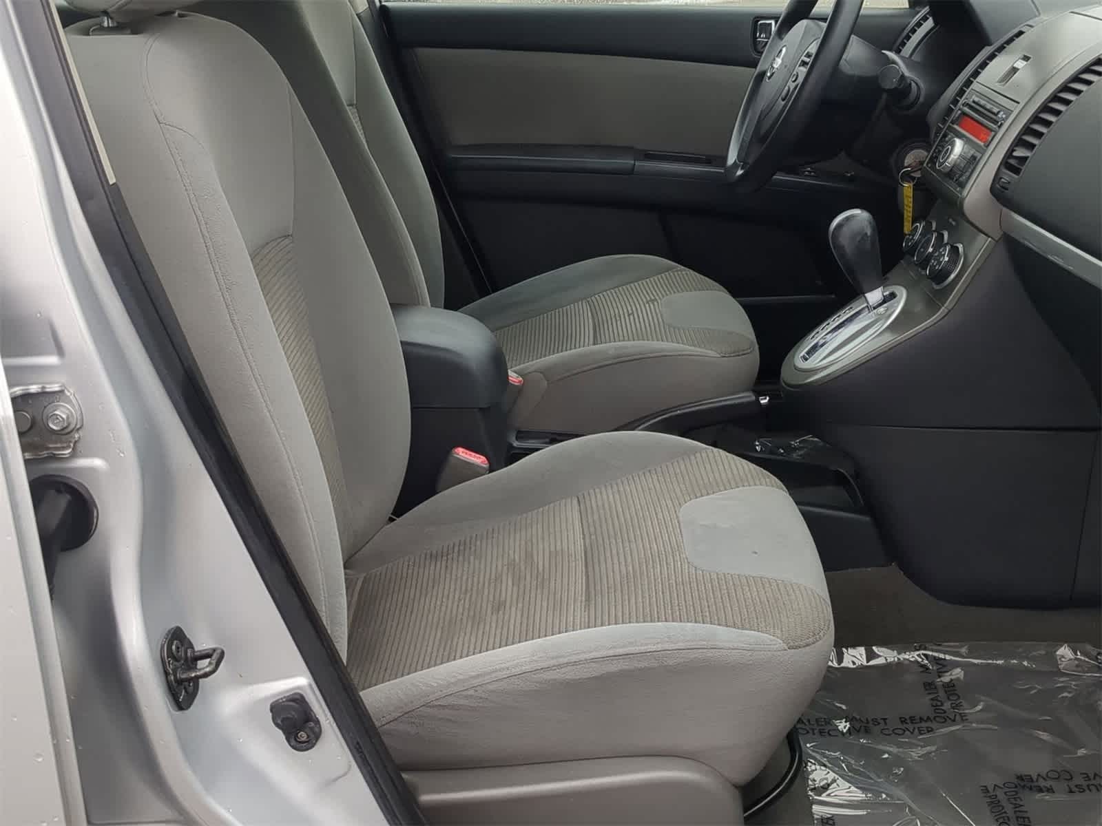 Thumbnail: 2011 Nissan Sentra - 28