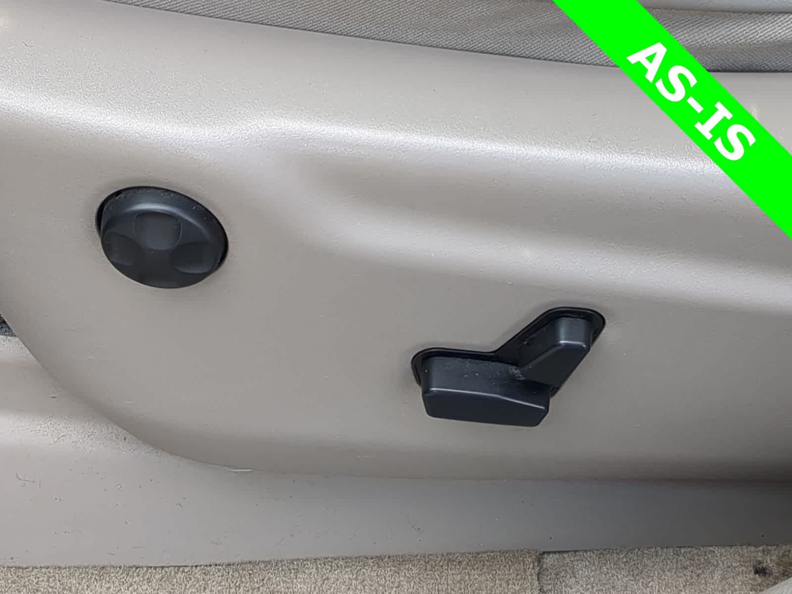 Thumbnail: 2011 Jeep Grand Cherokee - 17