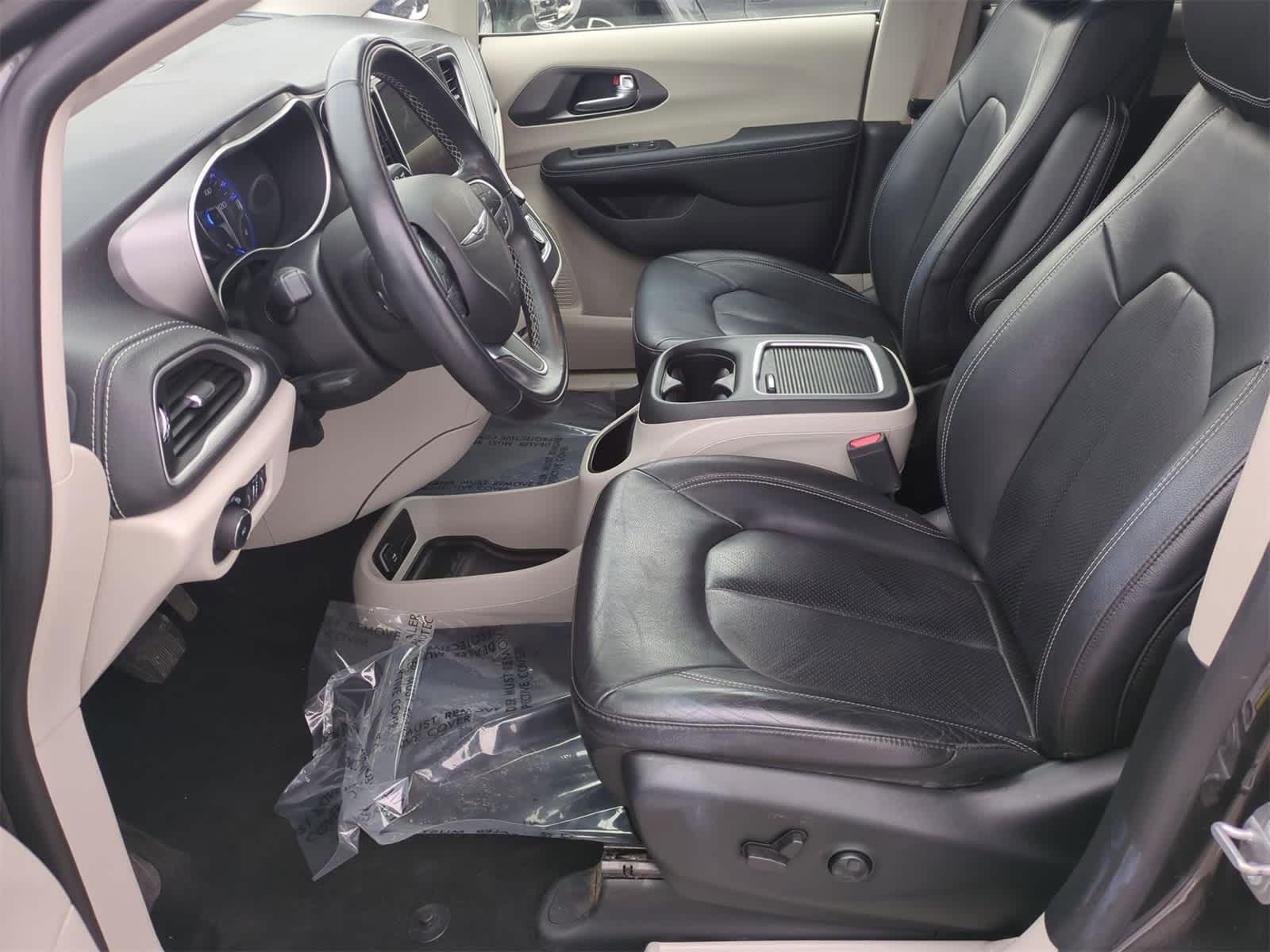 Thumbnail: 2022 Chrysler Pacifica - 16