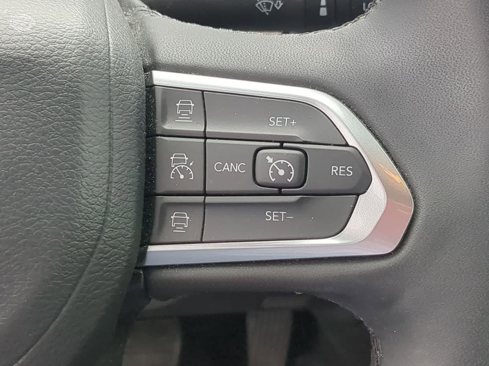Thumbnail: 2023 Jeep Compass - 24