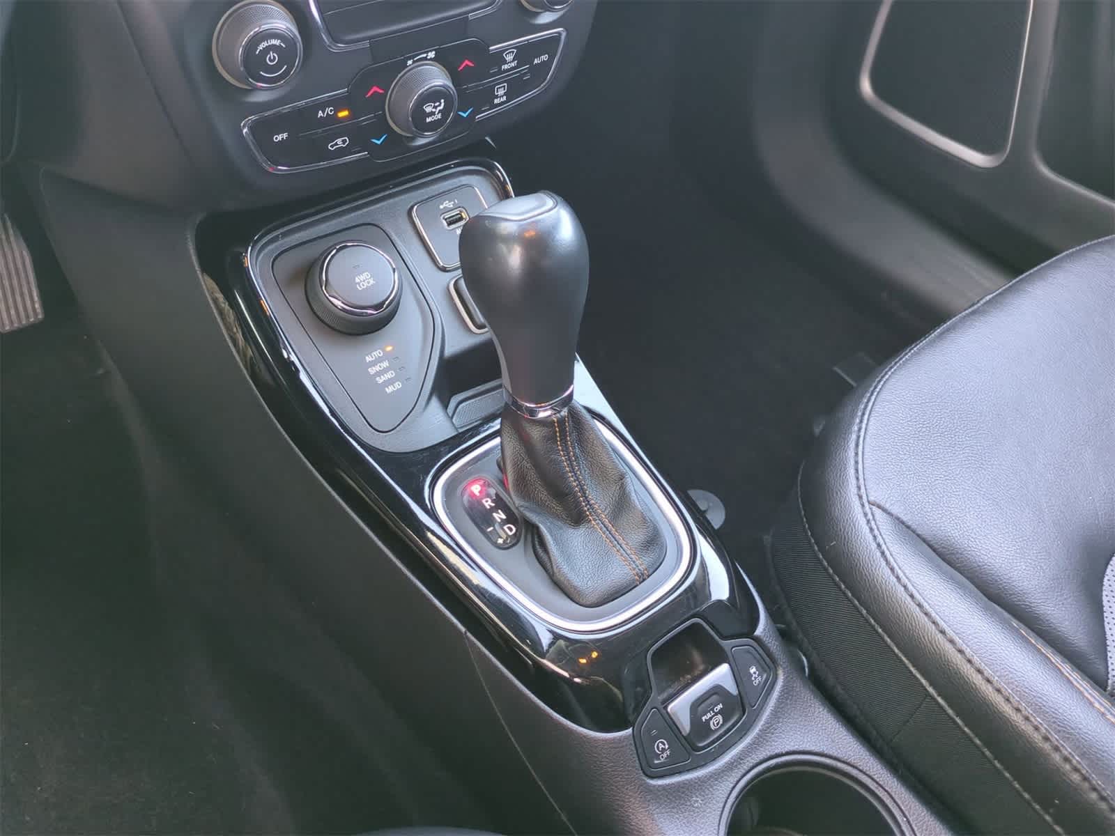 Thumbnail: 2019 Jeep Compass - 31