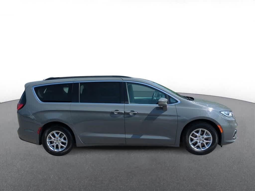 2022 Chrysler Pacifica Touring L 9