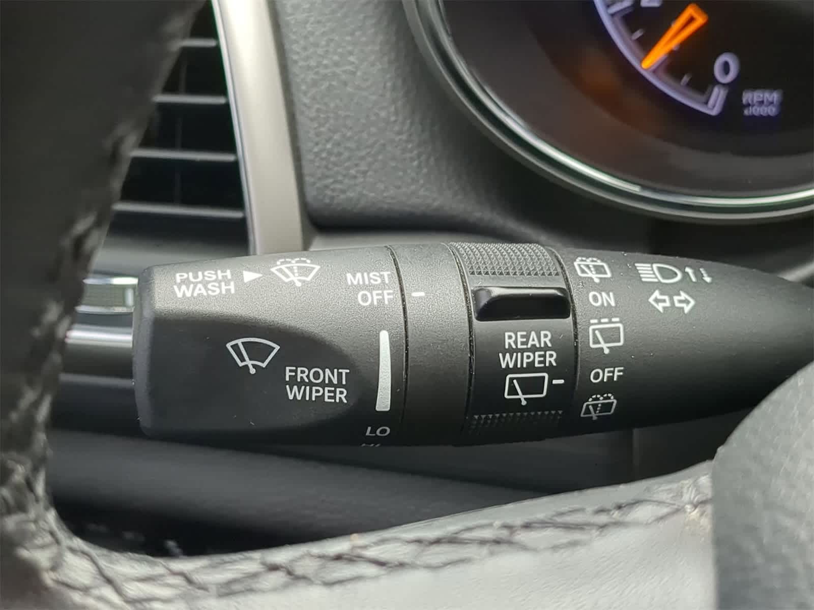 Thumbnail: 2022 Jeep Grand Cherokee - 32