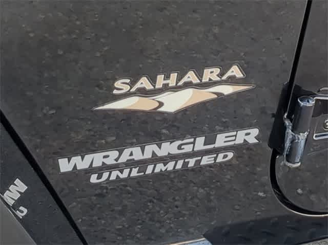 2014 Jeep Wrangler Unlimited Sahara 13