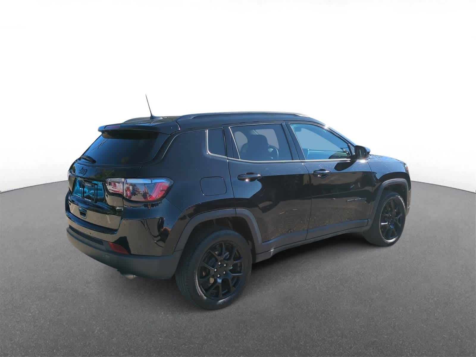 Thumbnail: 2022 Jeep Compass - 8
