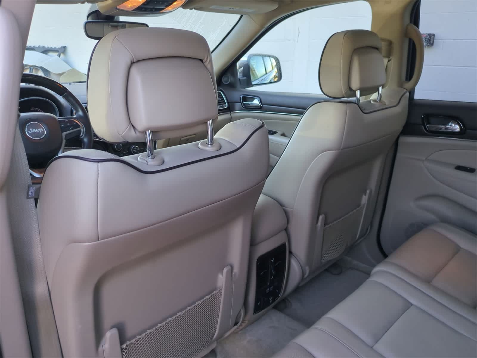 Thumbnail: 2019 Jeep Grand Cherokee - 18