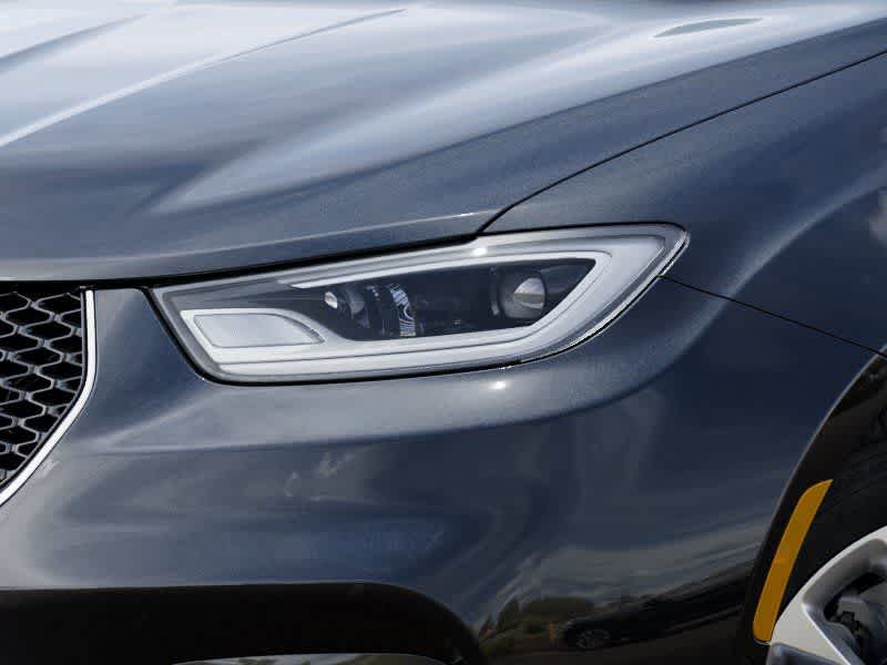 Thumbnail: 2026 Chrysler Pacifica - 10