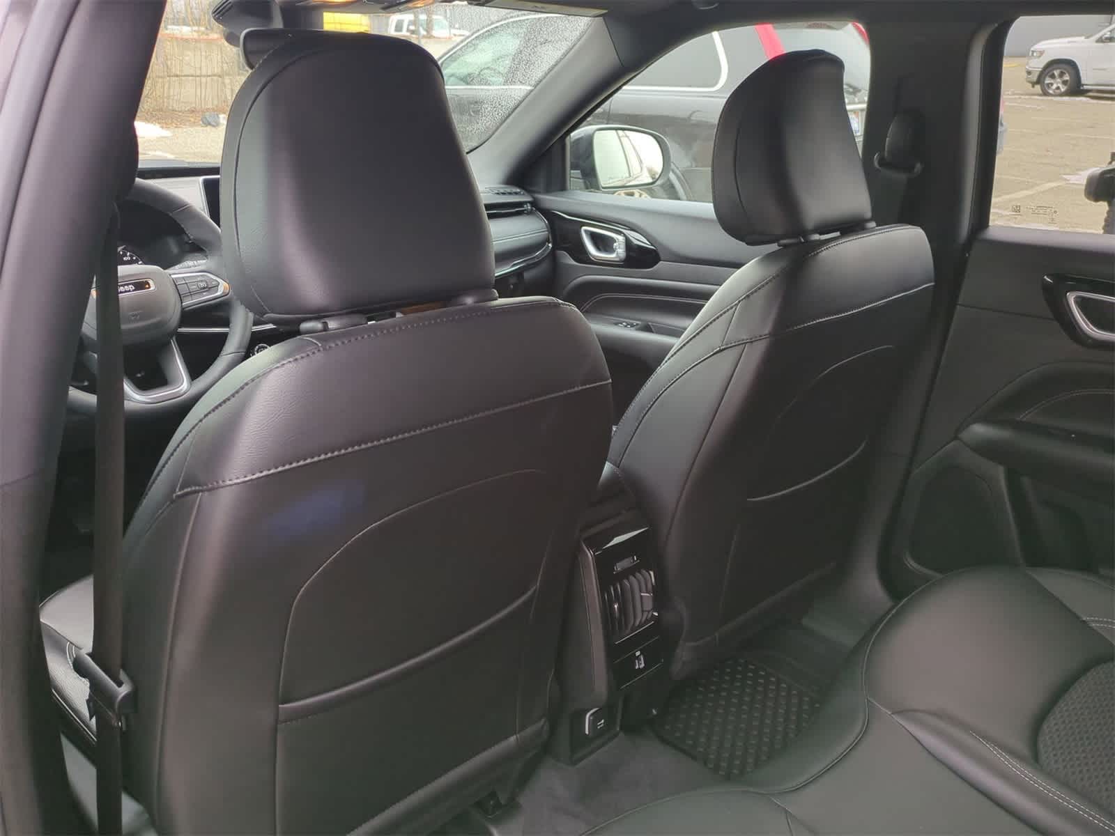 Thumbnail: 2023 Jeep Compass - 18