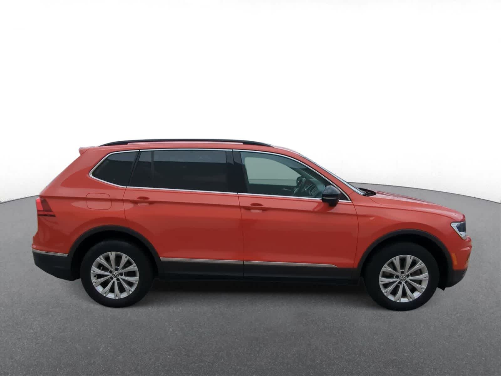 Thumbnail: 2018 Volkswagen Tiguan - 9
