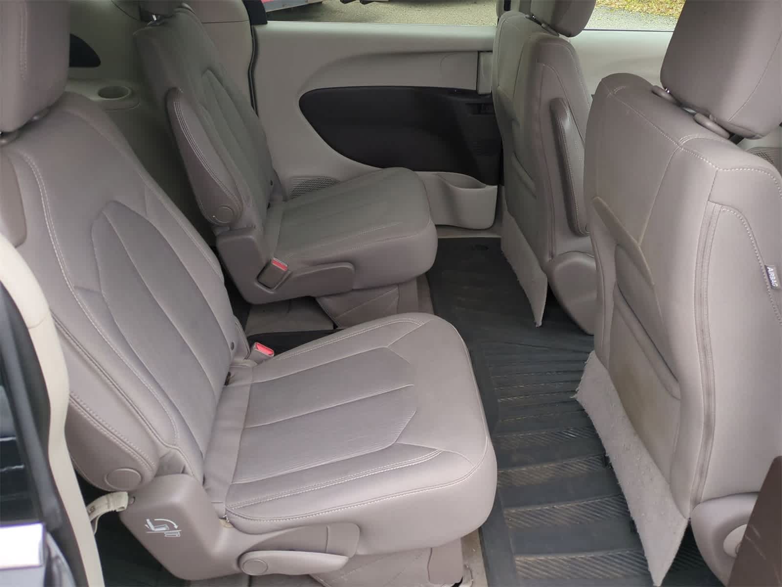 Thumbnail: 2017 Chrysler Pacifica - 20