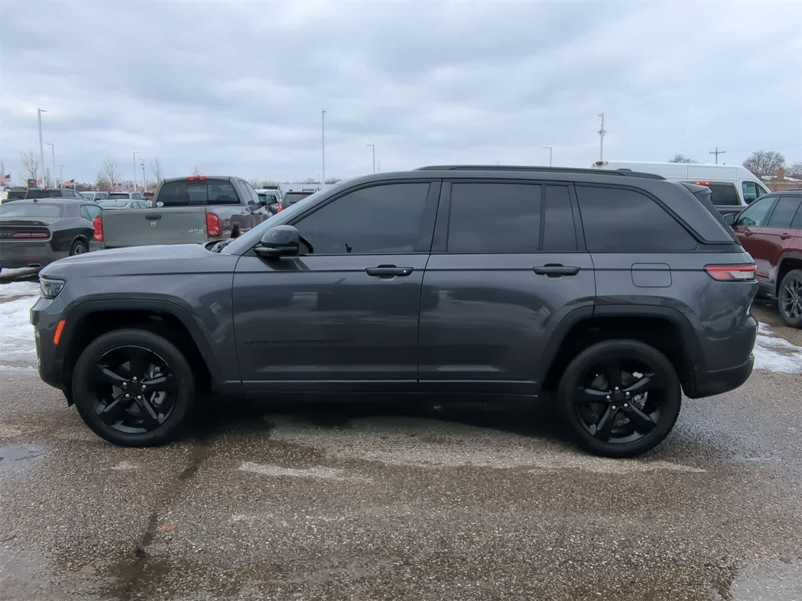 Thumbnail: 2024 Jeep Grand Cherokee - 11