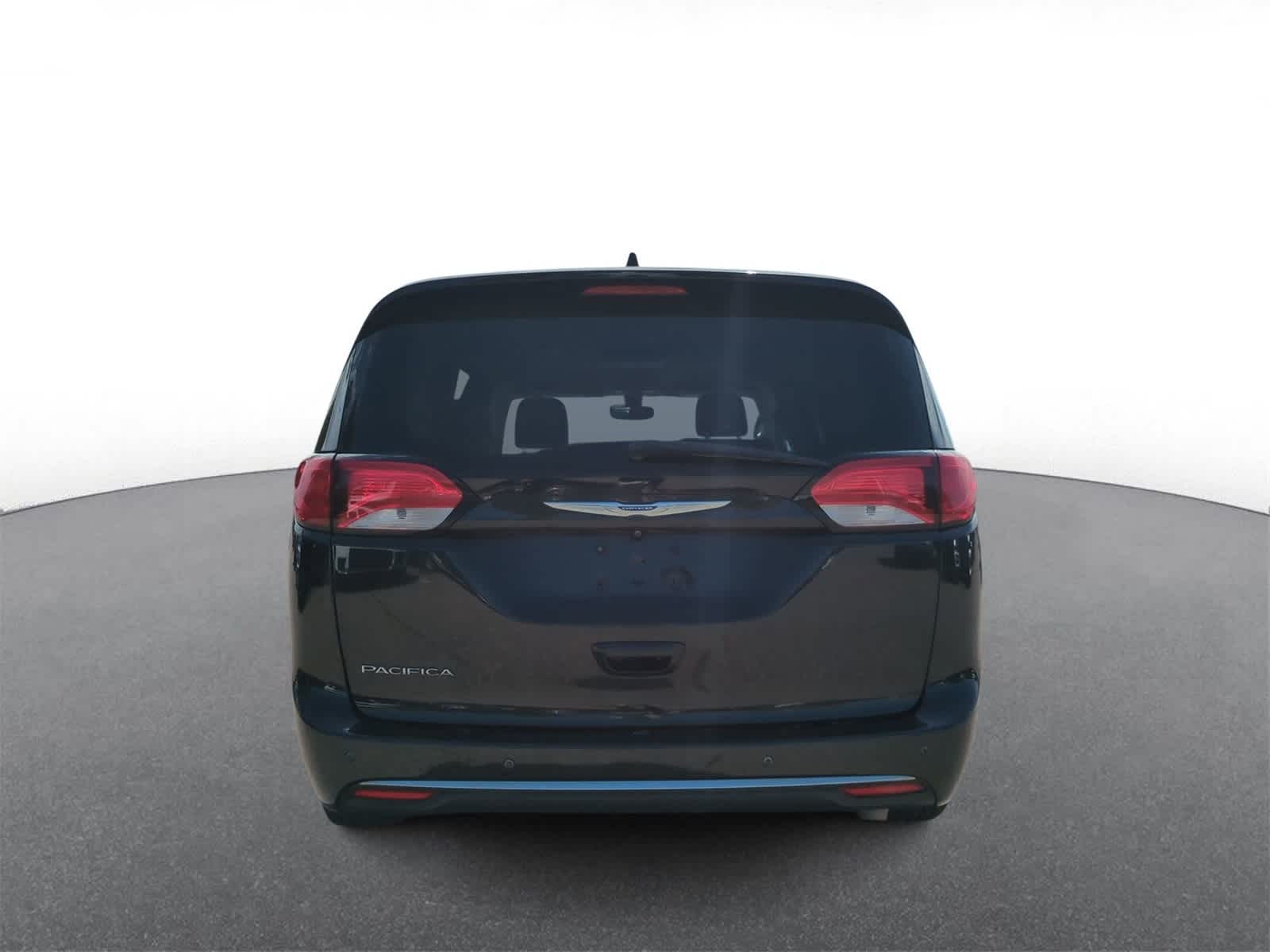 Thumbnail: 2019 Chrysler Pacifica - 7