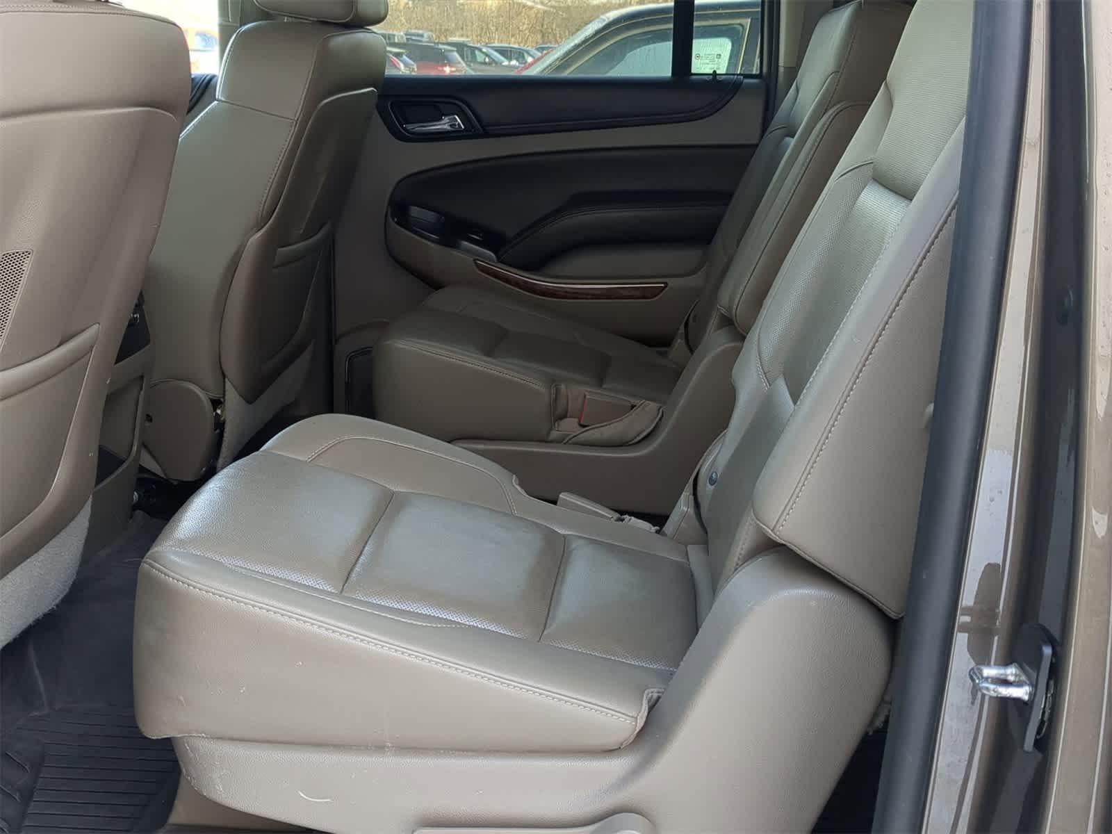 Thumbnail: 2016 Chevrolet Suburban - 26