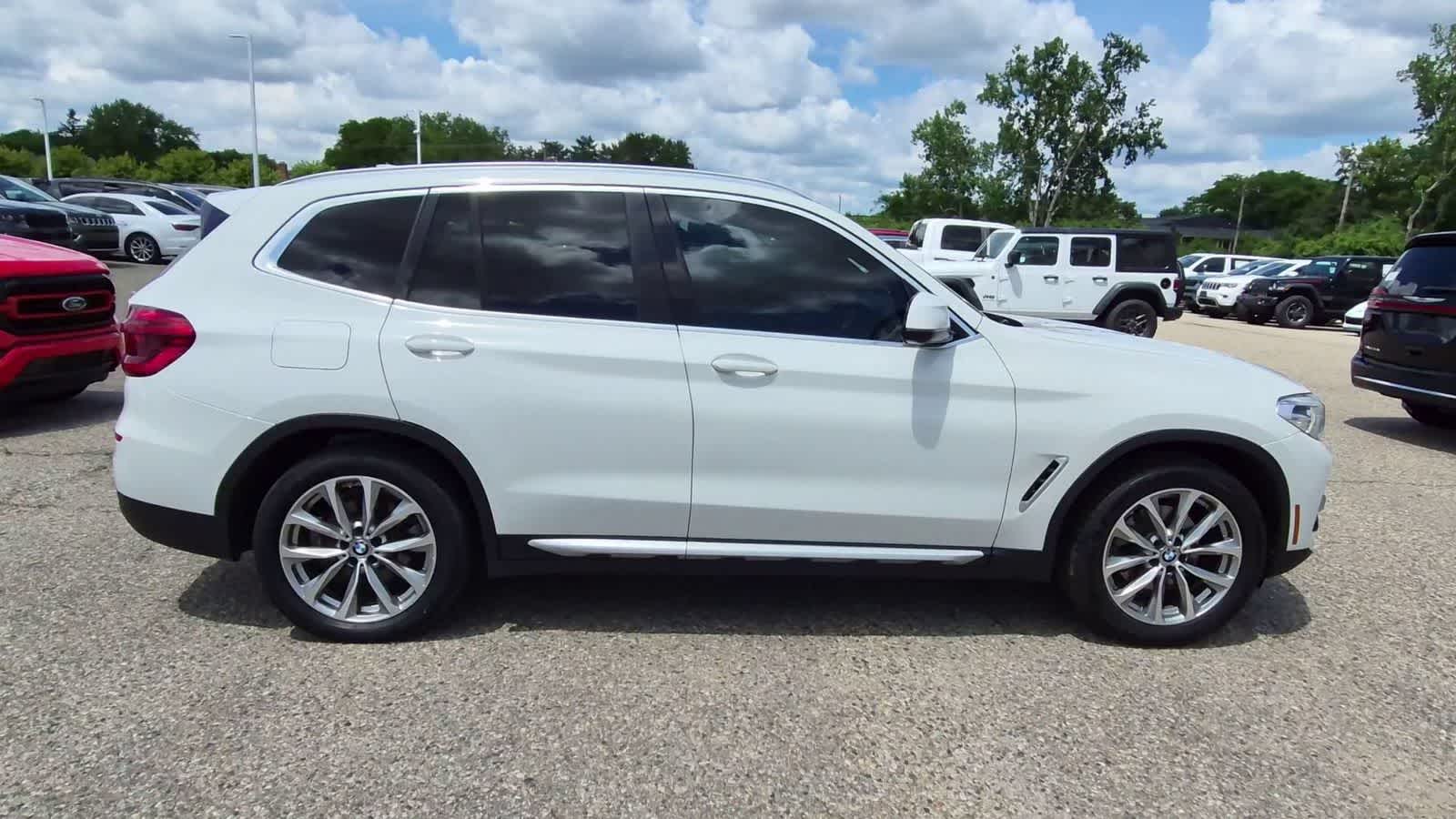 Thumbnail: 2019 BMW X3 - 9