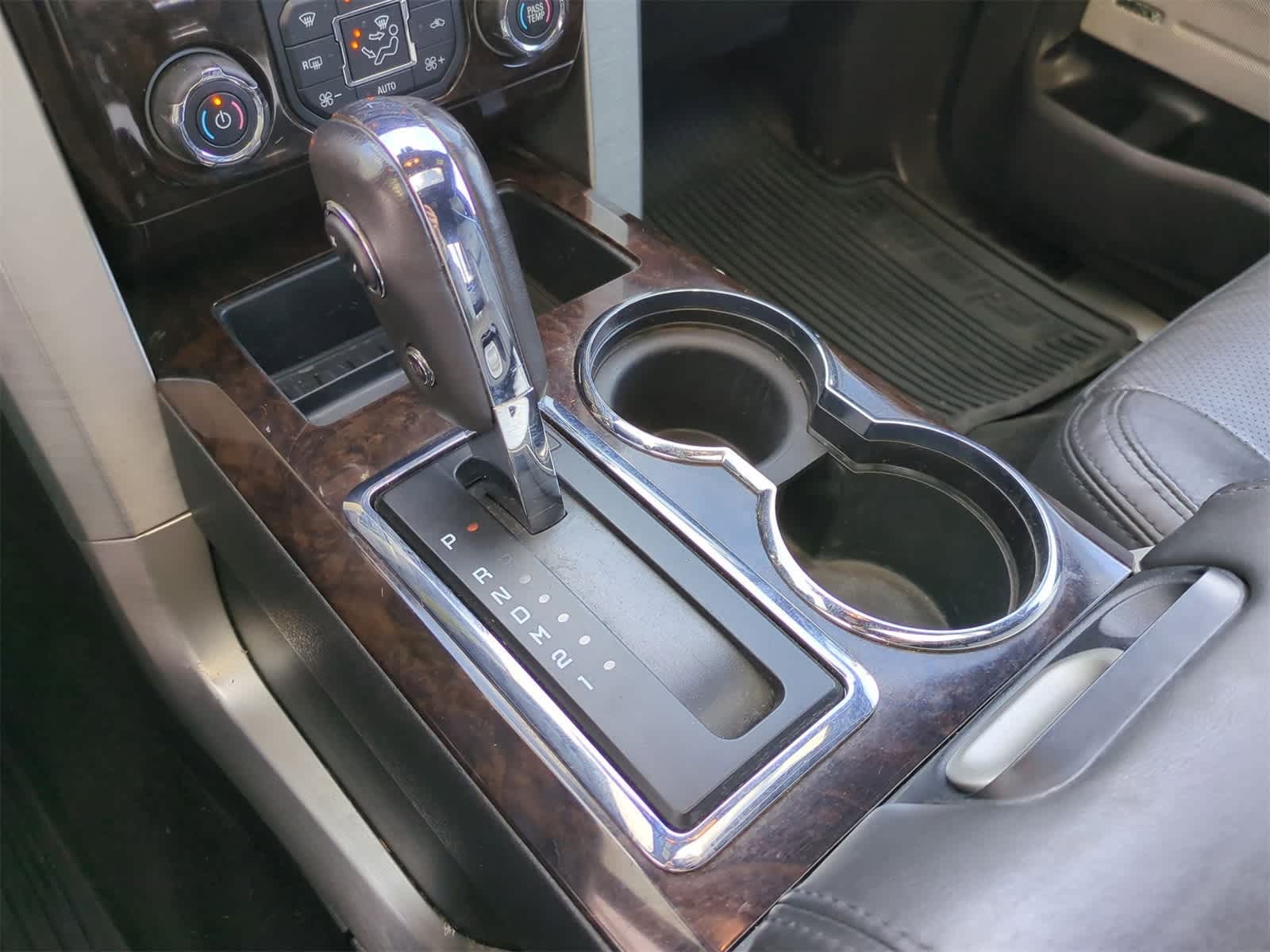 2013 Ford F-150 Platinum 28