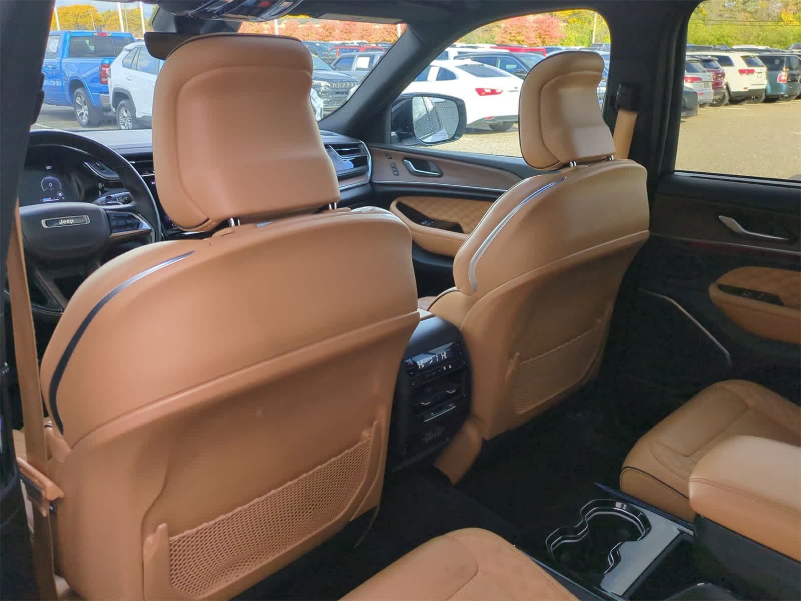 Thumbnail: 2022 Jeep Grand Cherokee L - 18