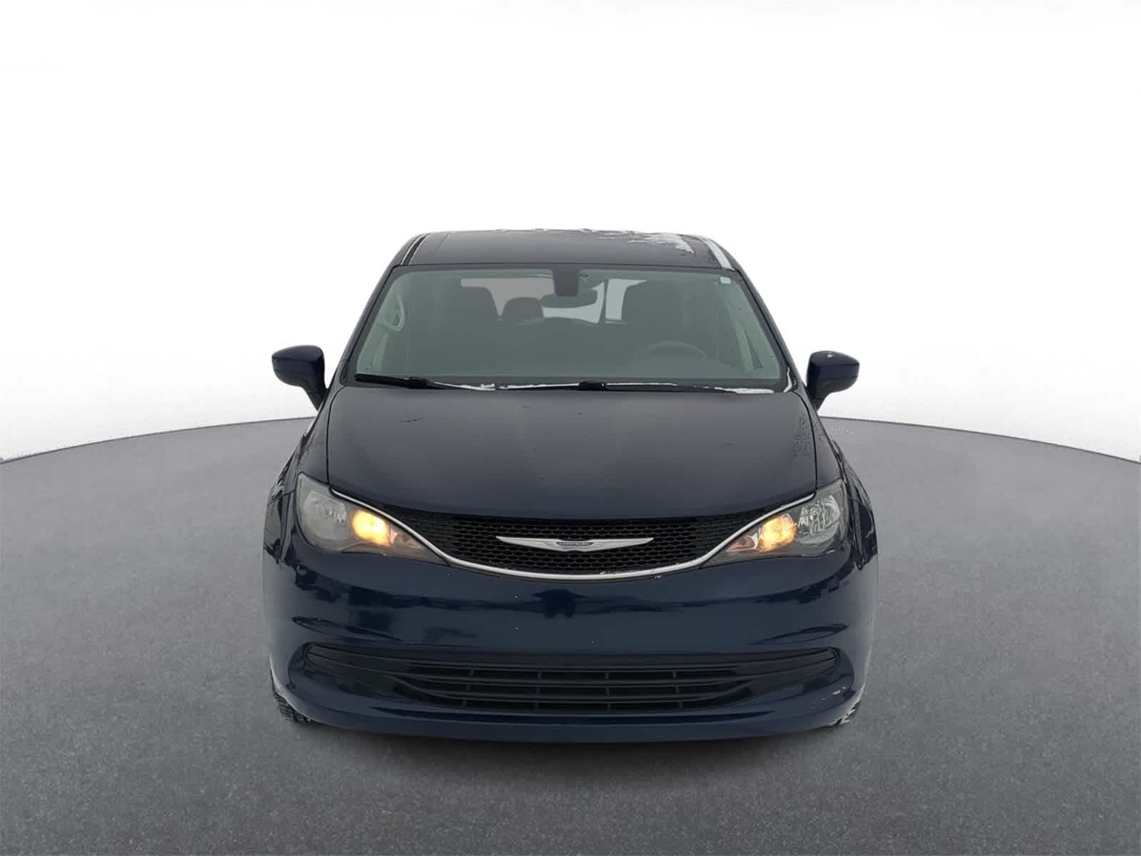 Thumbnail: 2017 Chrysler Pacifica - 3