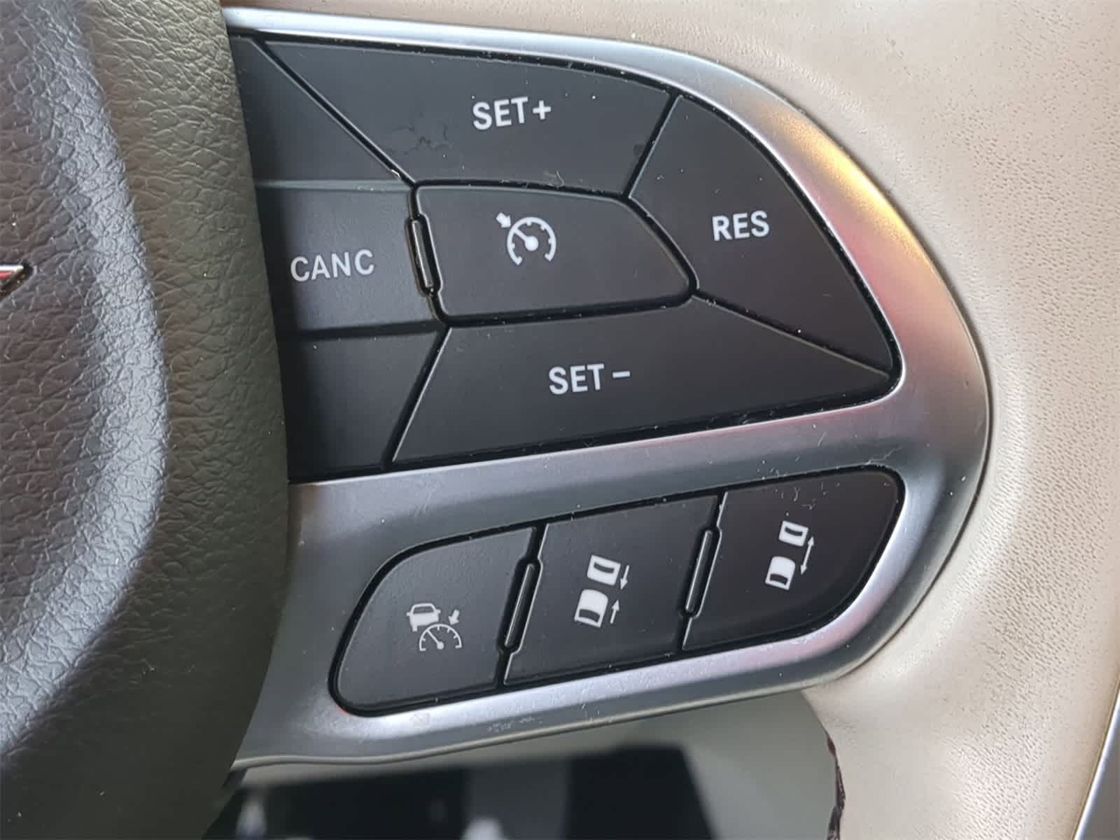 Thumbnail: 2020 Chrysler Pacifica - 26