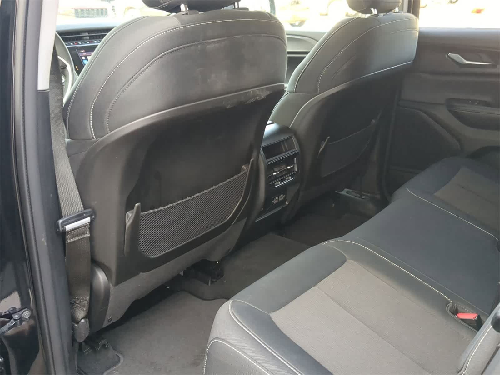 Thumbnail: 2023 Jeep Grand Cherokee - 25