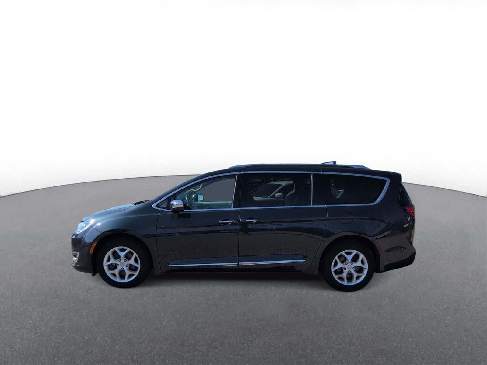 Thumbnail: 2020 Chrysler Pacifica - 5