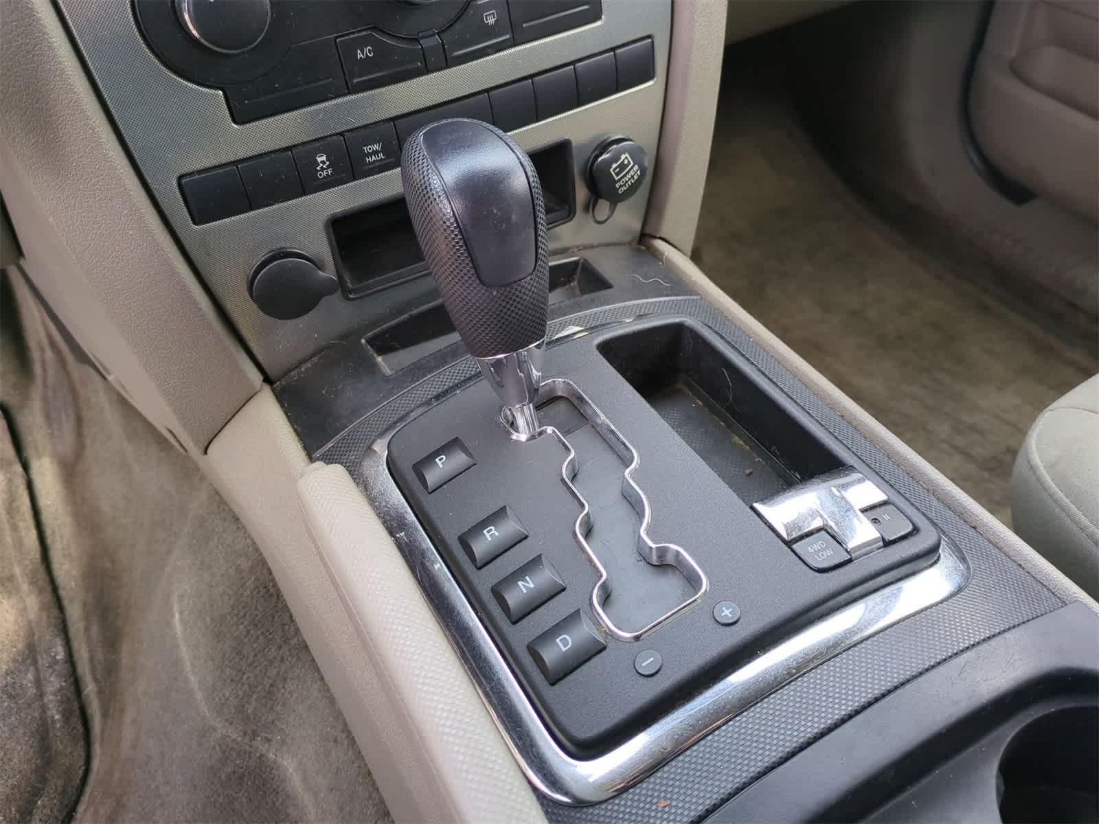 2006 Jeep Grand Cherokee Laredo 26