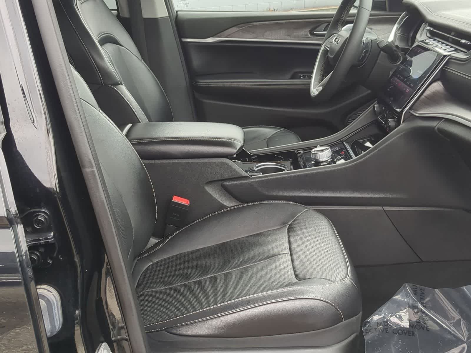 Thumbnail: 2023 Jeep Grand Cherokee - 21