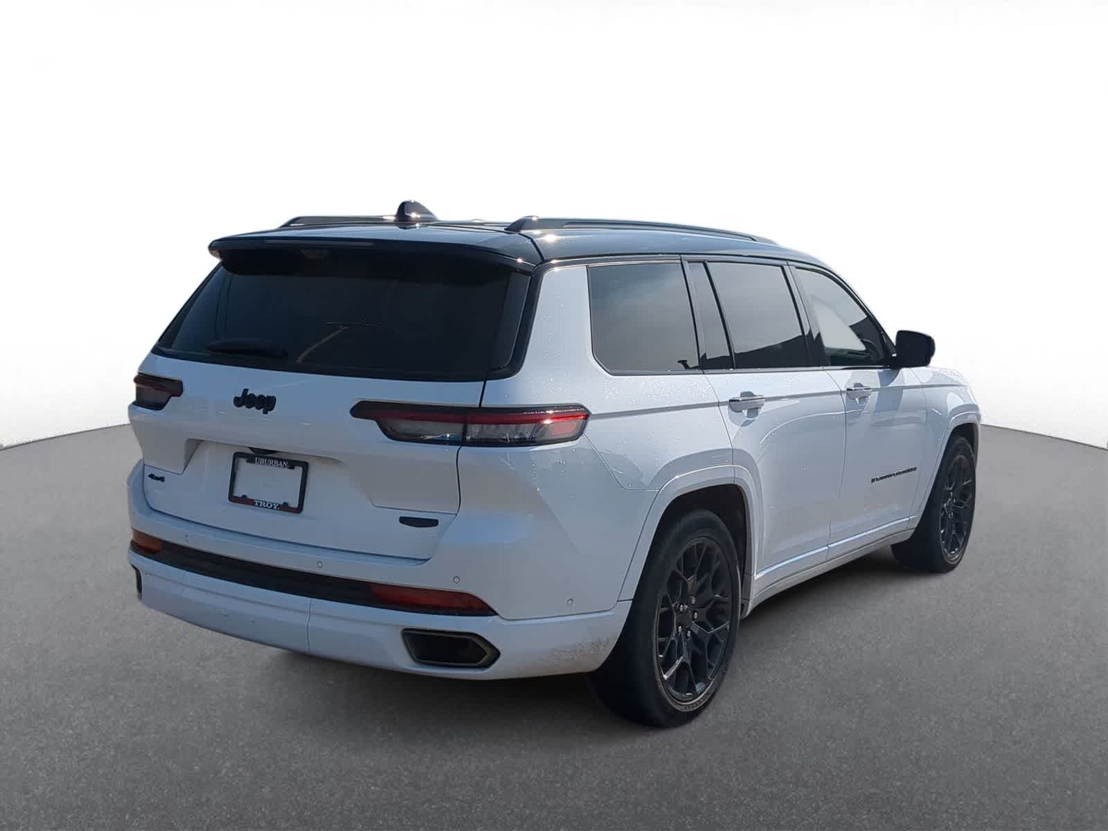 Thumbnail: 2024 Jeep Grand Cherokee L - 8