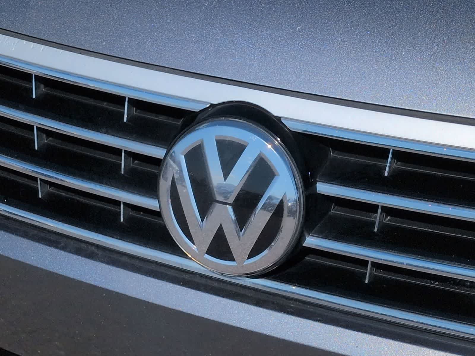 Thumbnail: 2018 Volkswagen Passat - 12