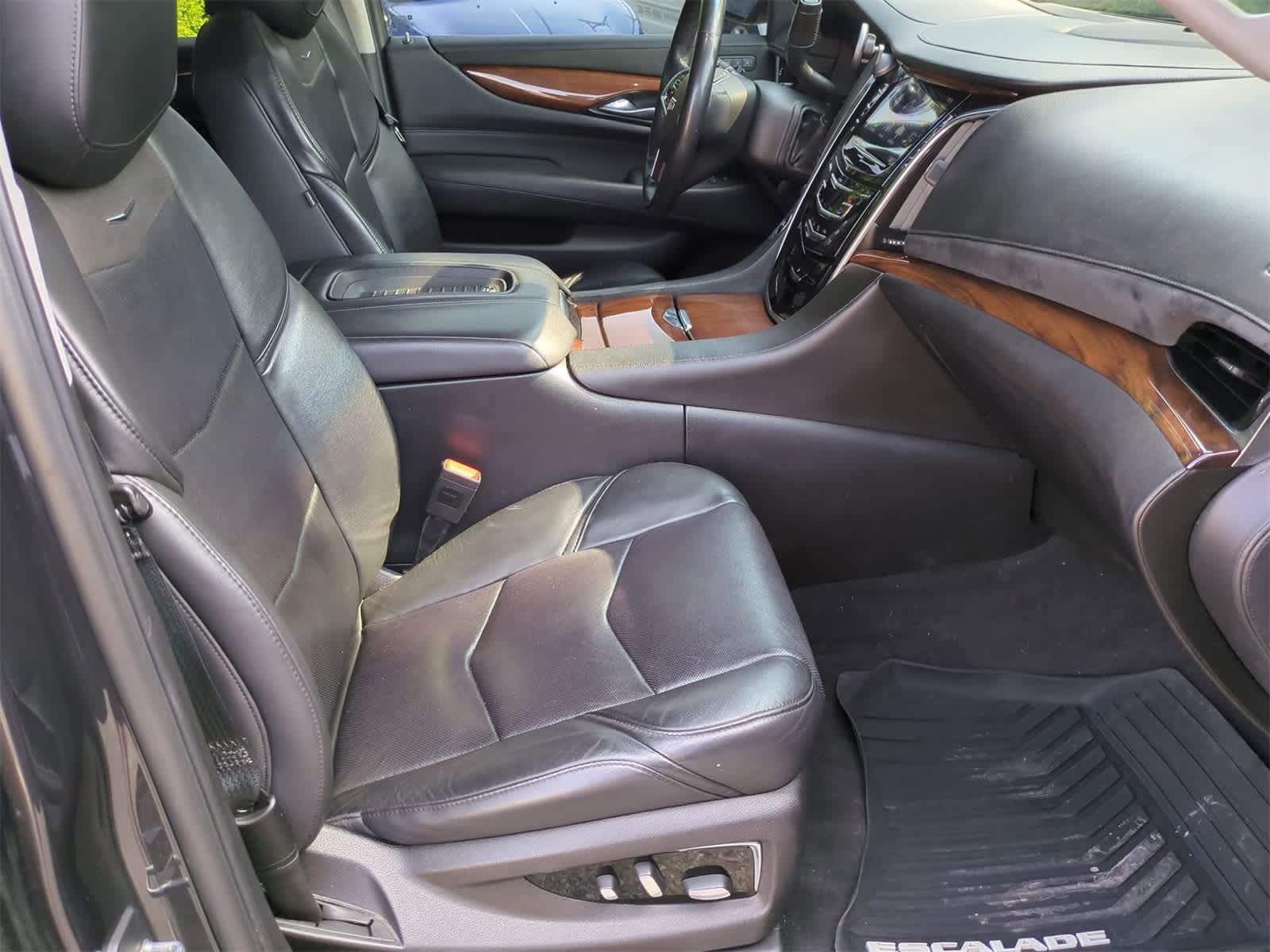 Thumbnail: 2018 Cadillac Escalade - 20