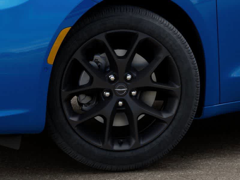 Thumbnail: 2026 Chrysler Pacifica - 8