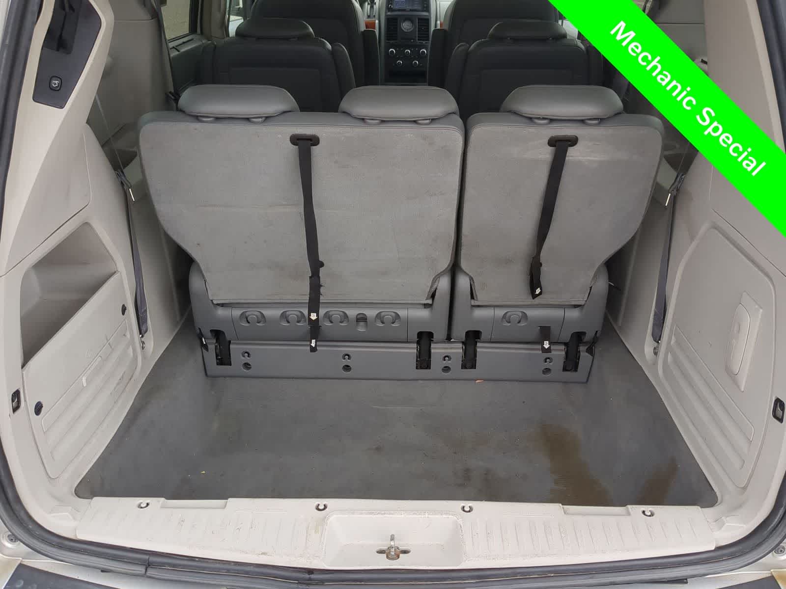 Thumbnail: 2008 Chrysler Town & Country - 28