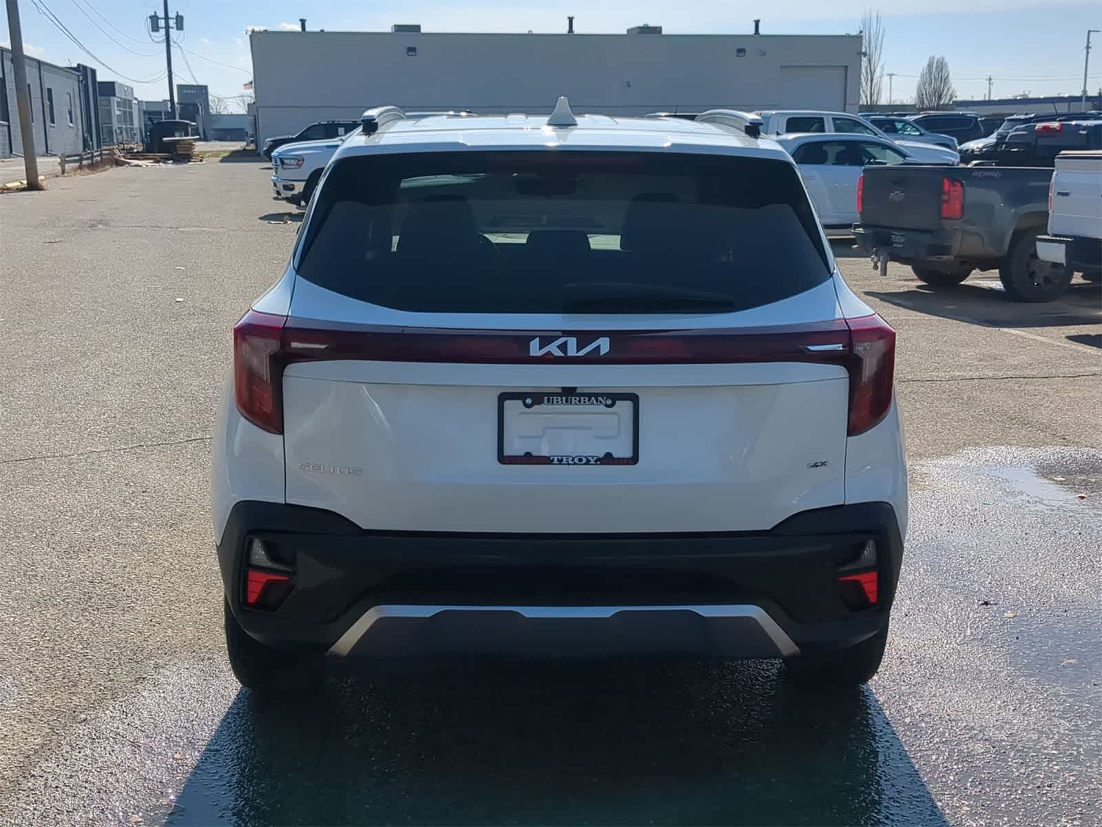 Thumbnail: 2024 Kia Seltos - 13