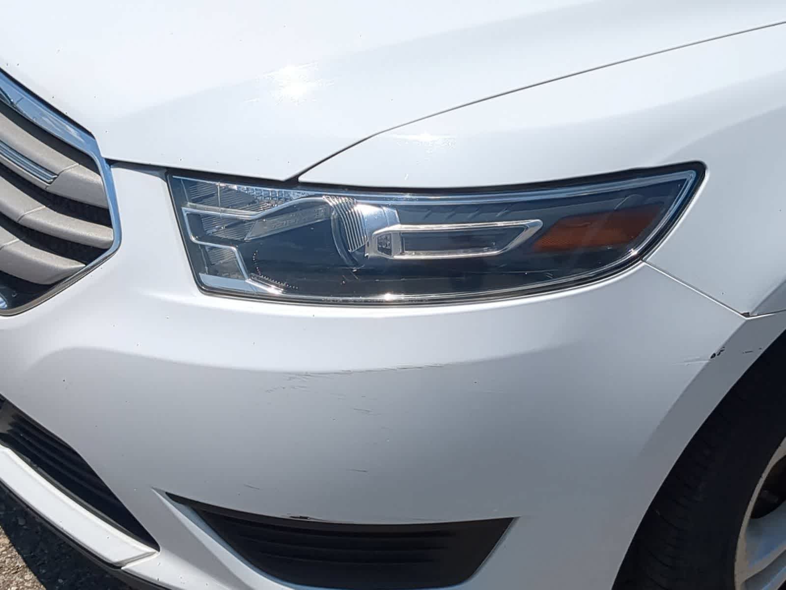 Thumbnail: 2015 Ford Taurus - 11