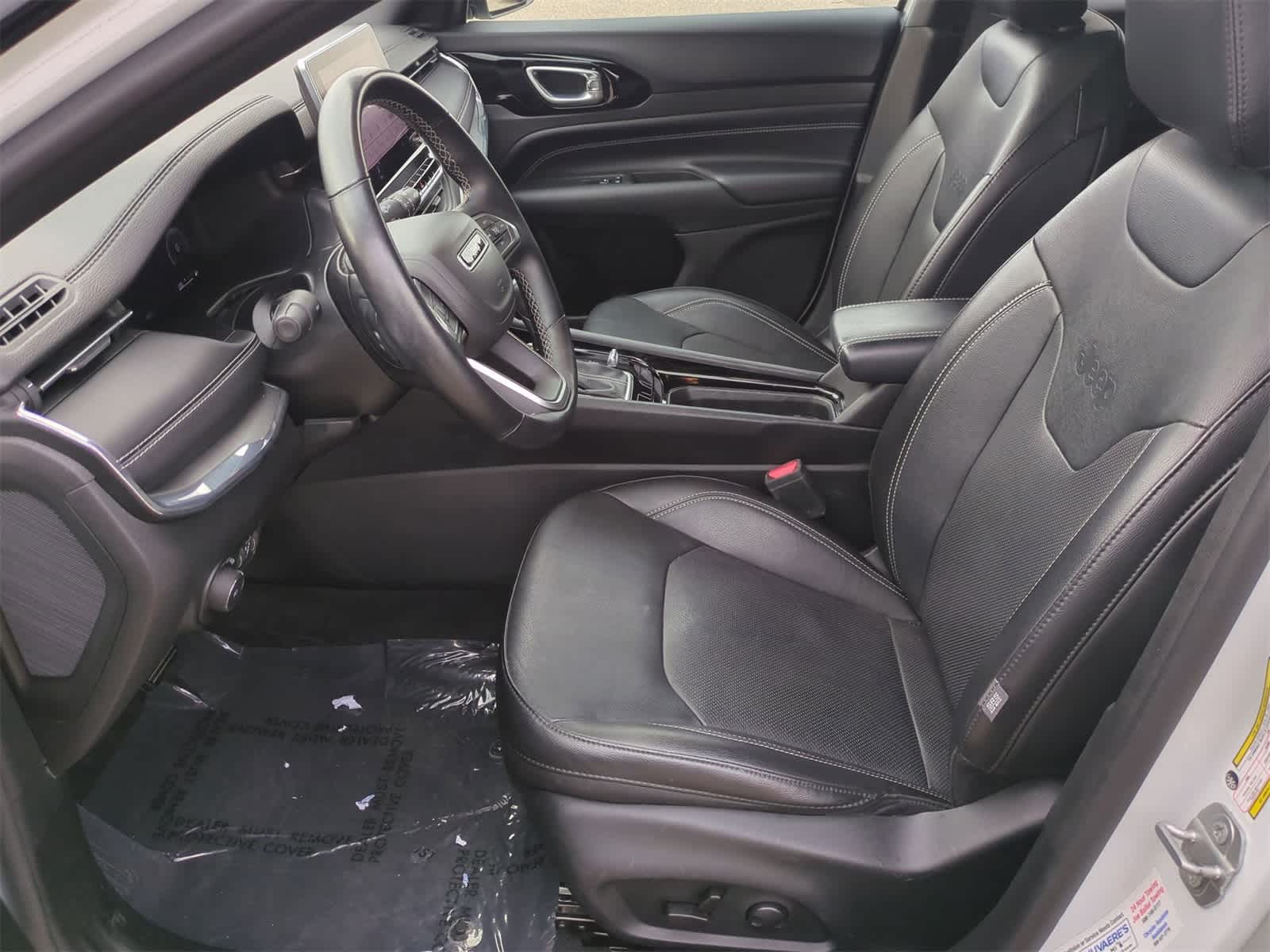 Thumbnail: 2022 Jeep Compass - 16