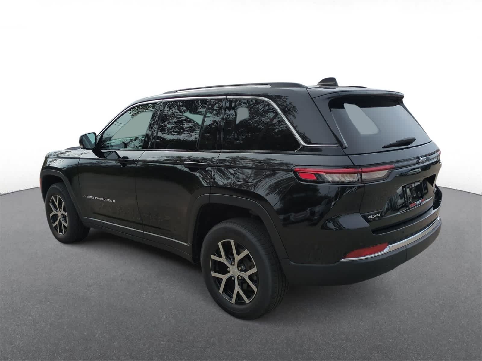 Thumbnail: 2023 Jeep Grand Cherokee - 6