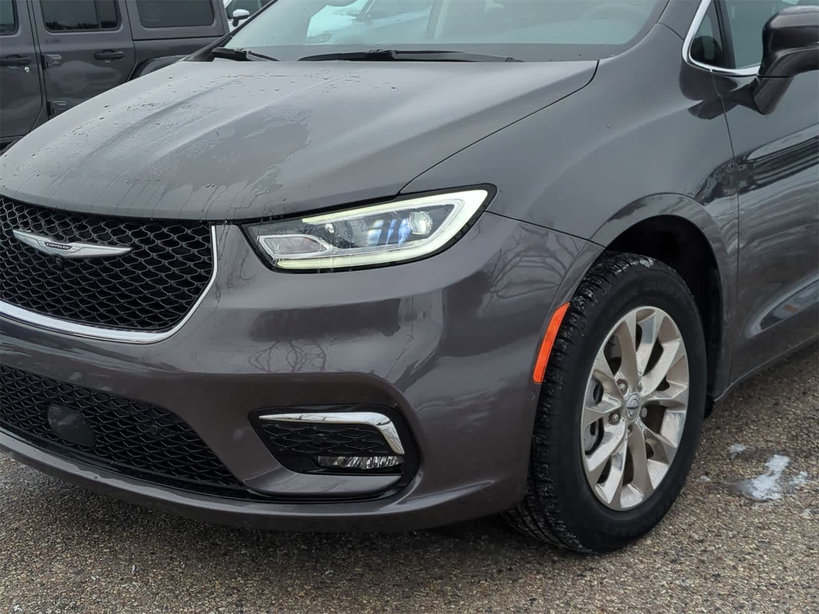 Thumbnail: 2022 Chrysler Pacifica - 11