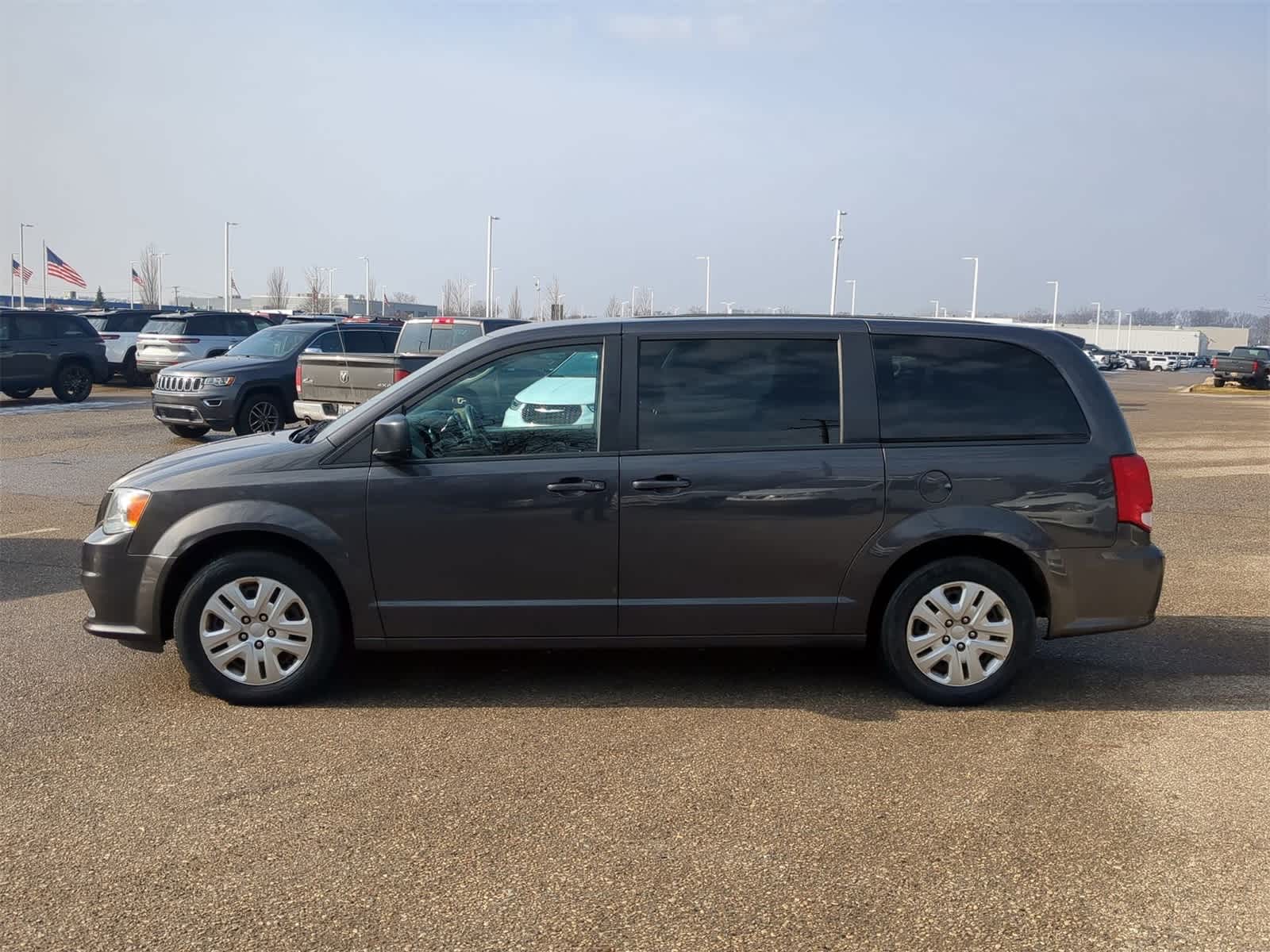 Thumbnail: 2018 Dodge Grand Caravan - 11